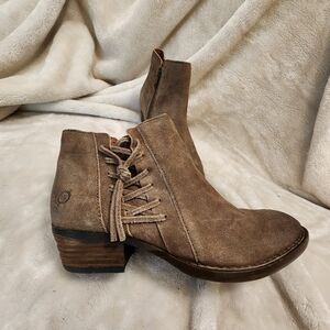 BORN 7.5 Women's Tan Leather Booties
